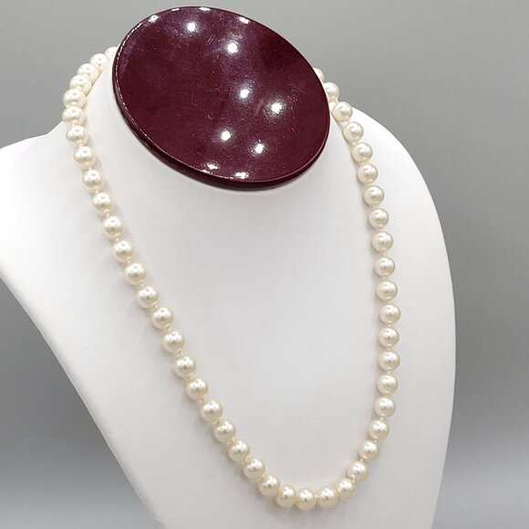 Womens White Imitation Pearl Necklace Fish Hook Closure Princess Length 18 in - Picture 3 of 6